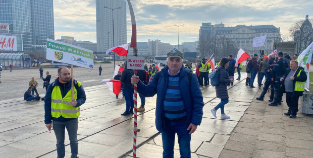 Rolnicy bez zgody miasta na użycie ciągników podczas protestu w