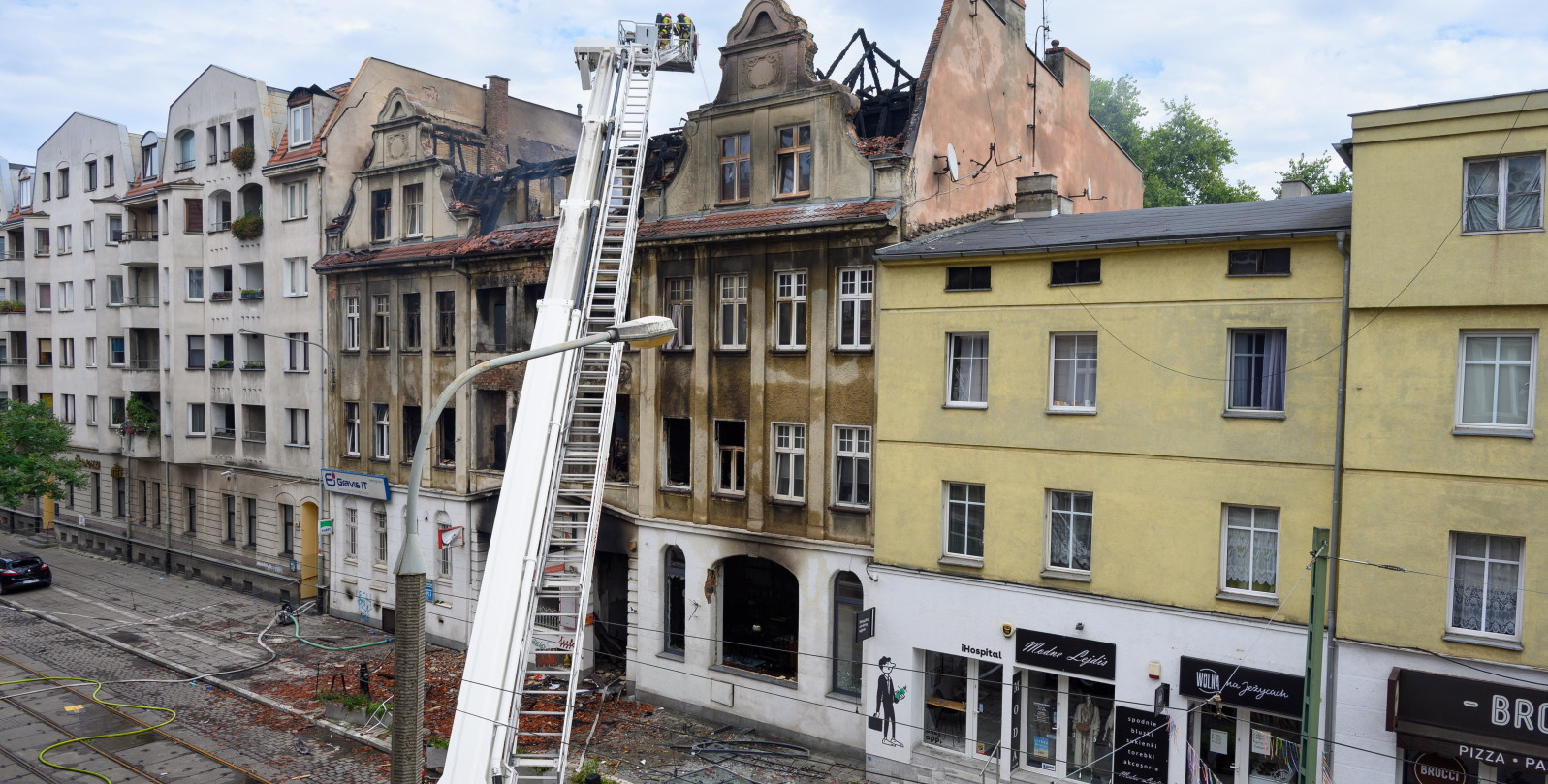 MSWiA zapowiada kontrole piwnic po pożarze w Poznaniu. Zginęło 2 strażaków